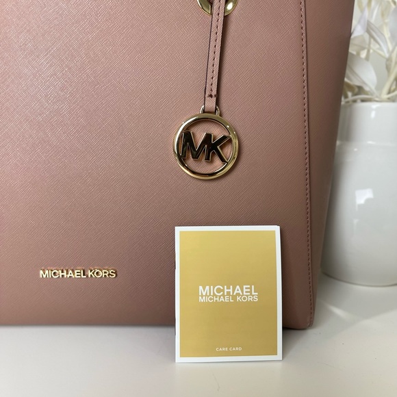 Michael Kors Walsh Dark Fawn Tote - Picture 7 of 8